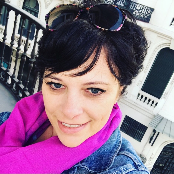 Meet your Posher, Erika - Picture 1 of 1